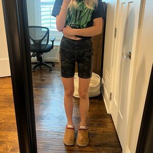 FABLETICS BIKER SHORTS